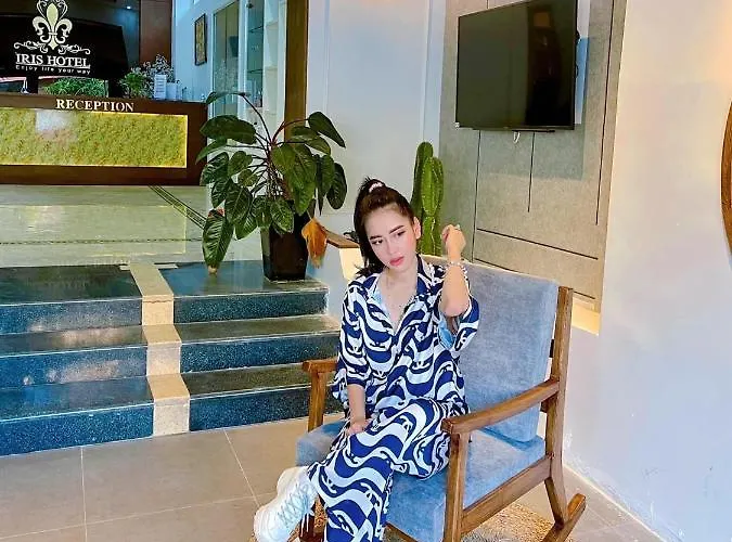 Iris Hạ Long